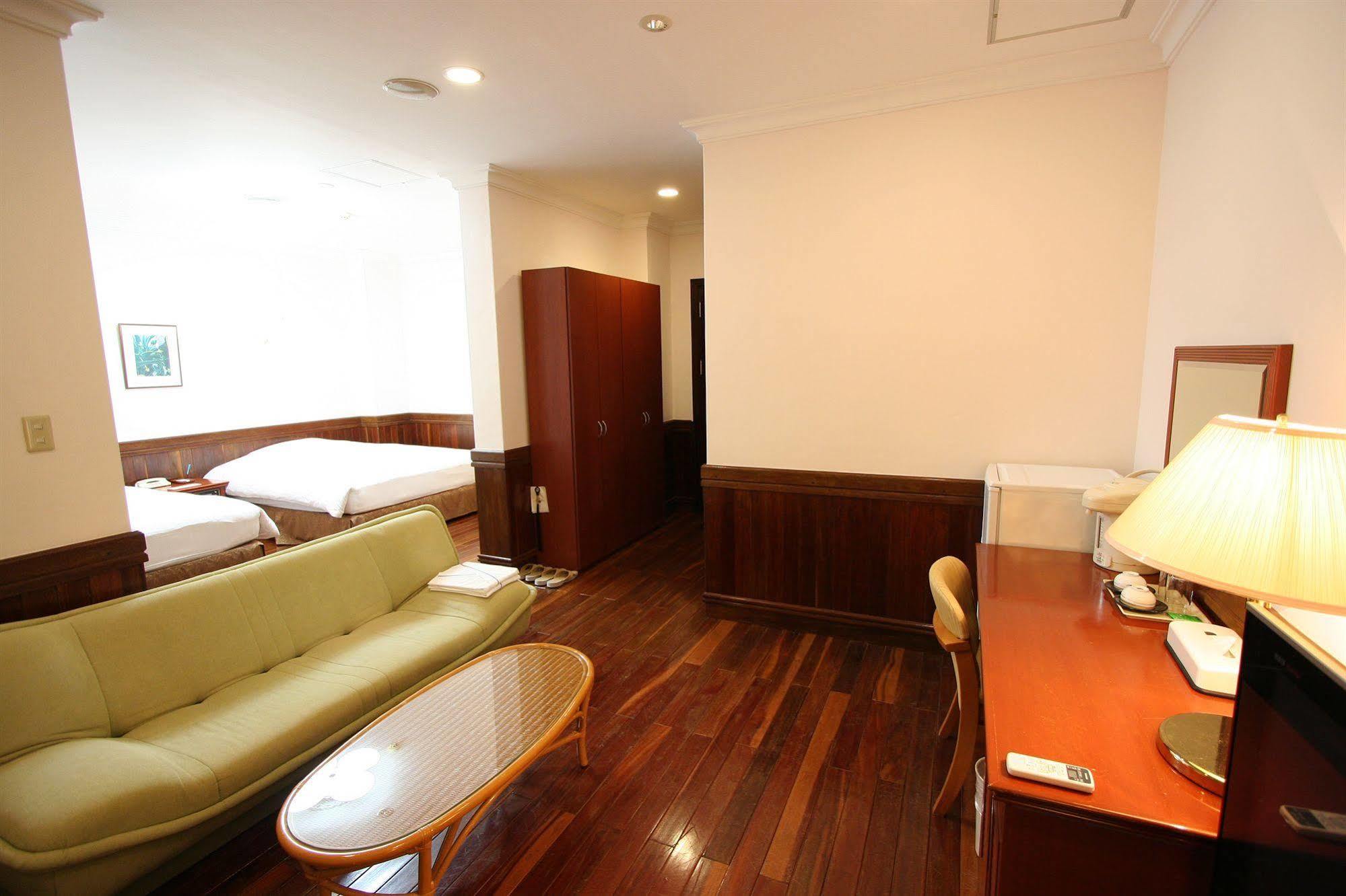 Kunigami Ada Garden Hotel Okinawa מראה חיצוני תמונה